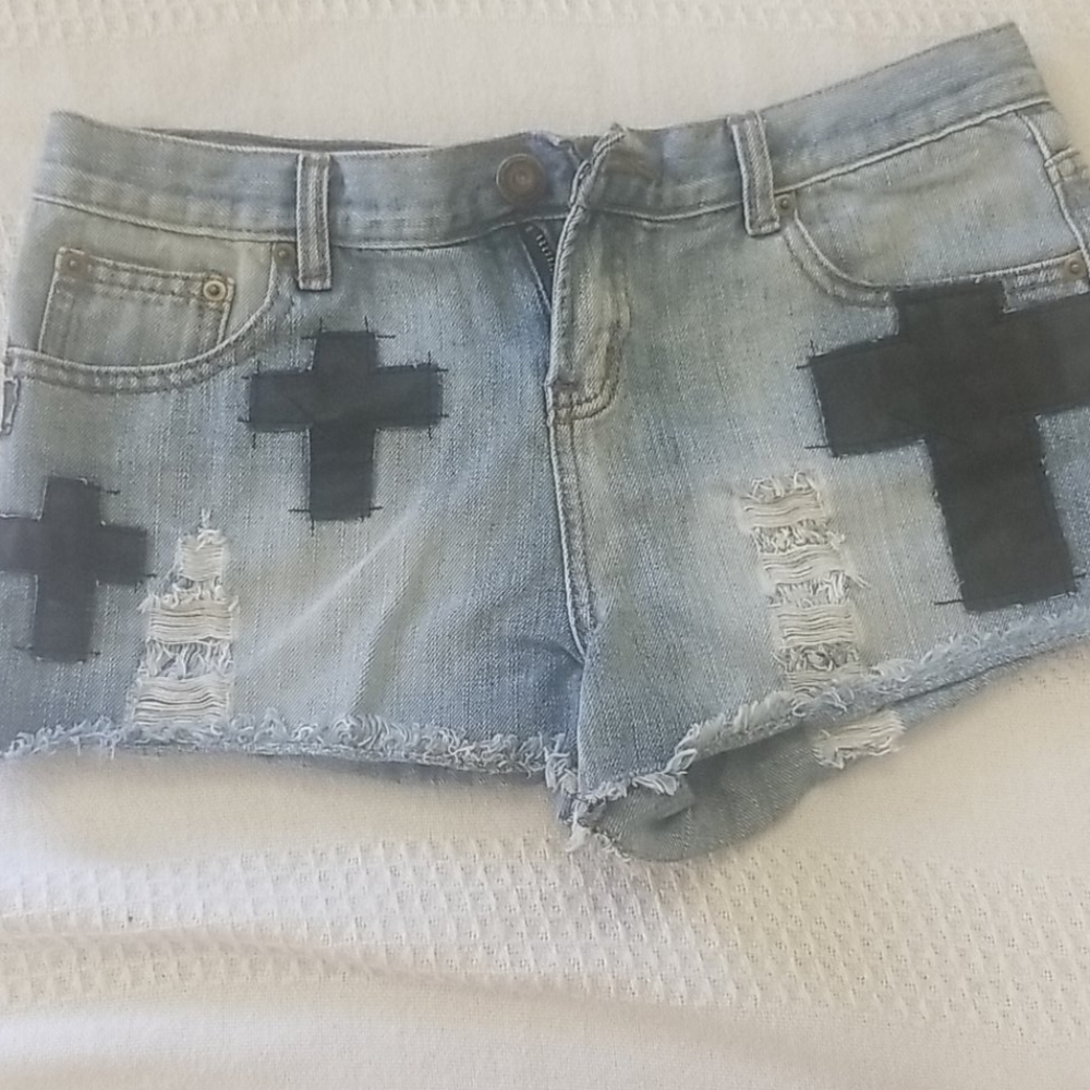 SOLD!  TRENDY - Jean Shorts/Cutoffs, Size Medium